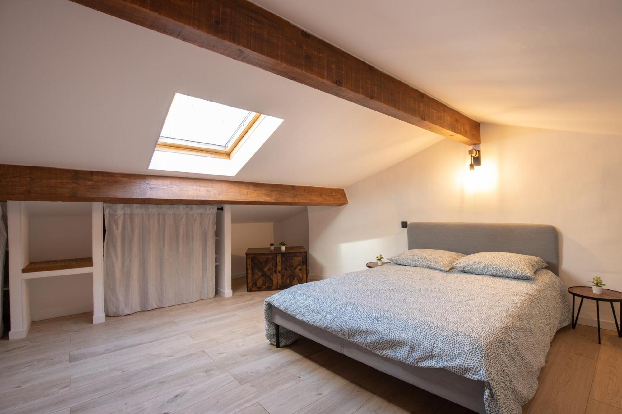 Le Duplex - Hypercentre - Wifi Apartment Carpentras ภายนอก รูปภาพ